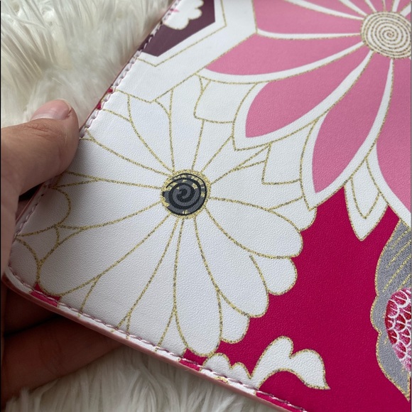 Chicos Floral Wristlet - Picture 4 of 8